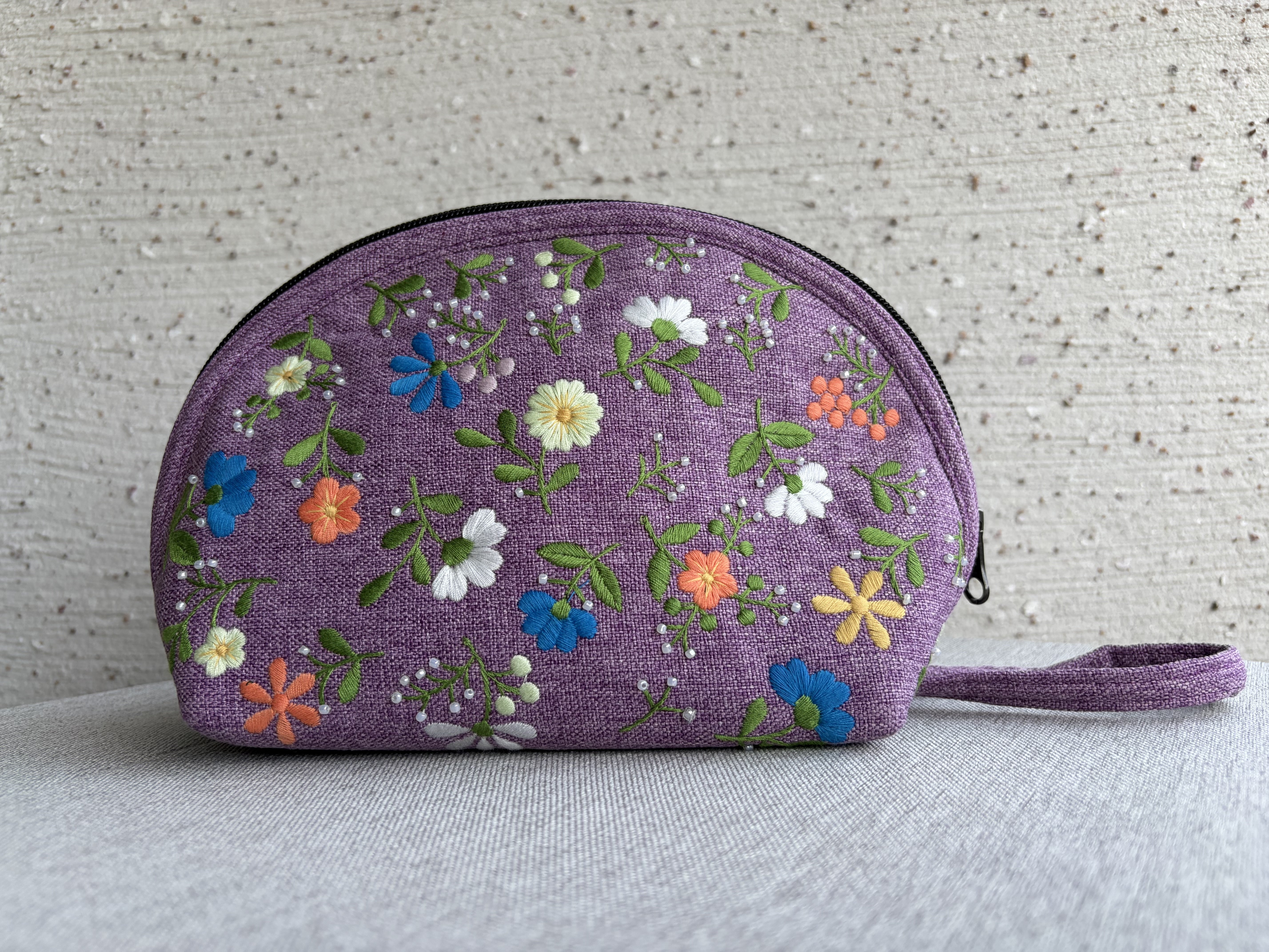 花柄刺繍入りポーチ〈ラベンダー〉