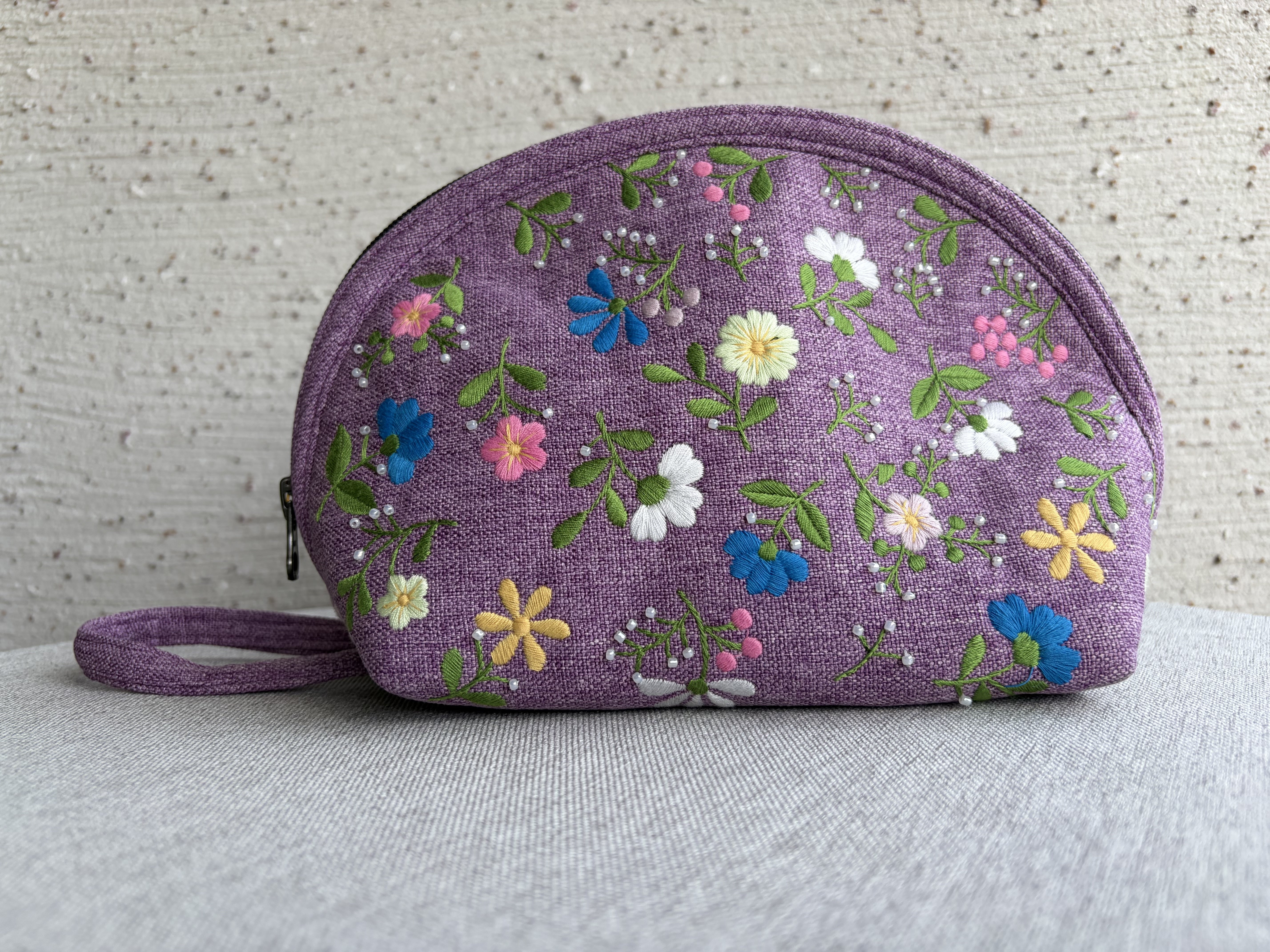 花柄刺繍入りポーチ〈ラベンダー〉